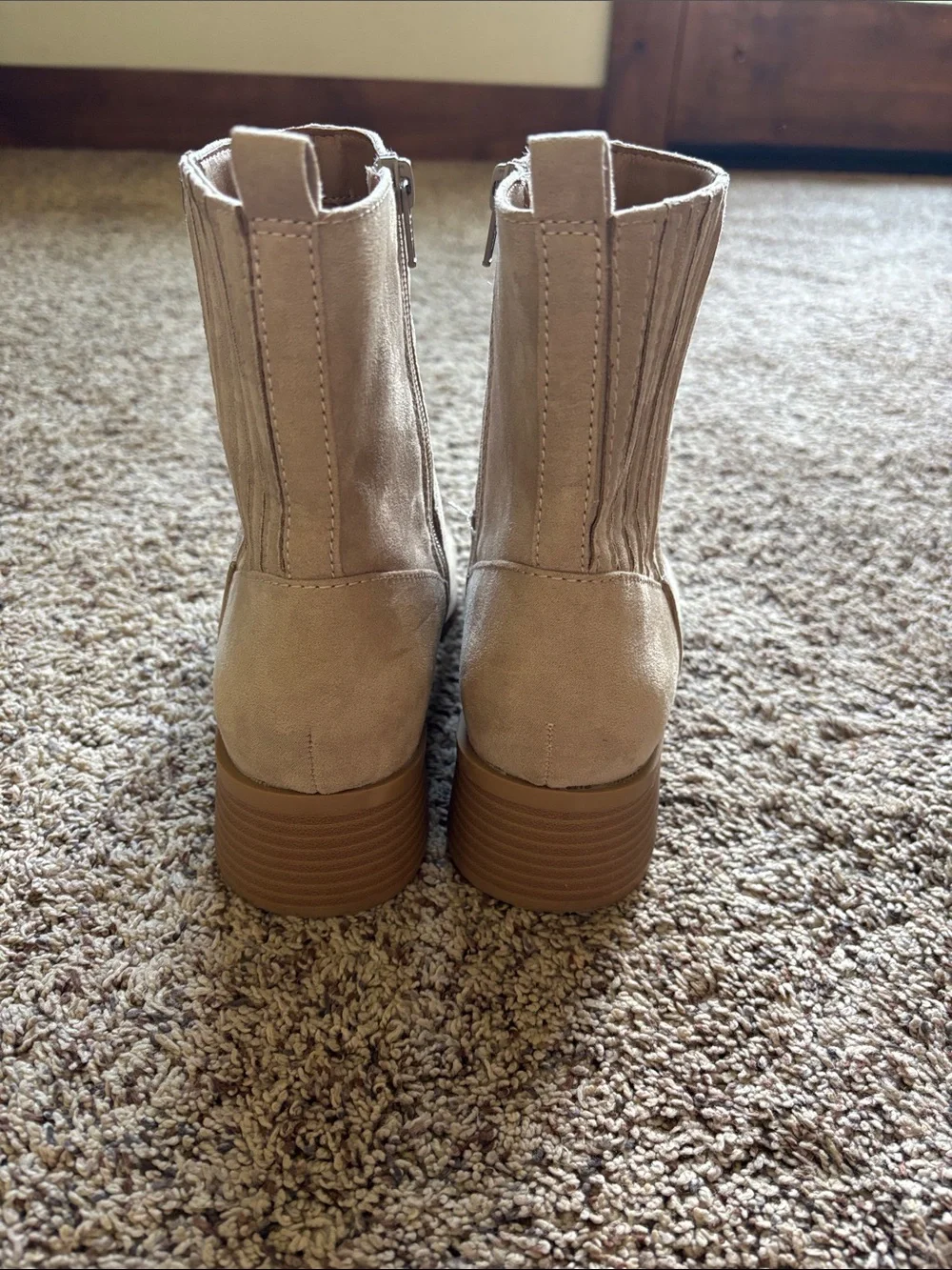 Universal Thread boots size 9